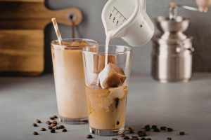 Read more about the article Cách Pha Cà Phê Đá Tại Nhà Đậm Đà, Chuẩn Vị Quán