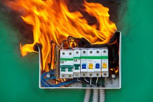 Read more about the article Cách phòng tránh cháy nổ tủ điện trong xưởng đá mùa nóng hiệu quả