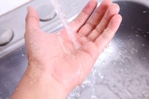 Read more about the article Cách tận dụng nguồn nước giếng khoan để làm đá đúng luật