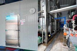 Read more about the article Cách xử lý khi máy làm đá hỏng đột xuất vào mùa cao điểm