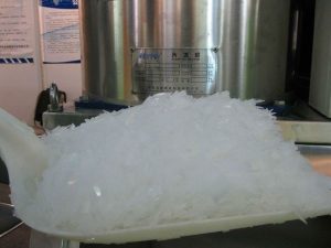 Read more about the article Đá Vảy (Flake Ice) Là Gì? Vì Sao Chỉ Dùng Để Bảo Quản Thực Phẩm