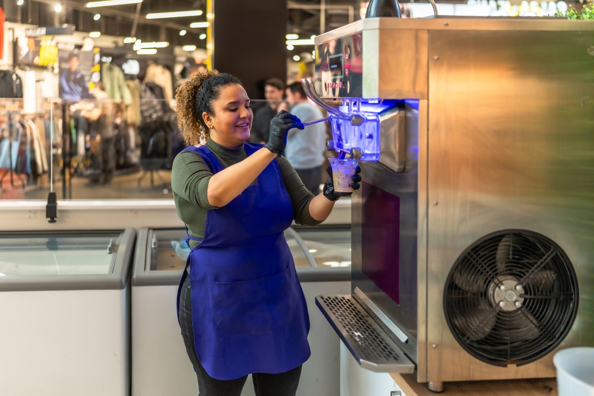 Ice Cream Machine Giá Bao Nhiêu