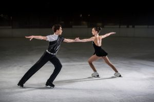 Read more about the article Ice Skating Là Gì? Luật Thi Đấu & Kỹ Thuật Trượt Băng Cơ Bản