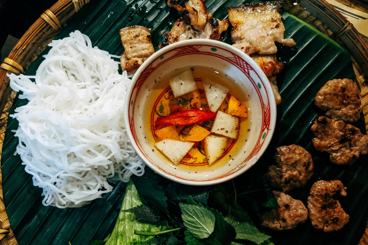 Read more about the article Món Ăn Miền Bắc – Top Món Ngon Đậm Đà Không Thể Bỏ Qua