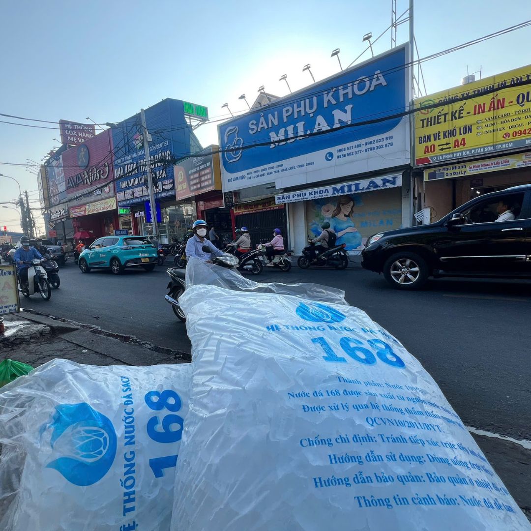 Read more about the article NƯỚC ĐÁ SẠCH LÀ GÌ? TIÊU CHUẨN NƯỚC ĐÁ TINH KHIẾT CHO QUÁN CÀ PHÊ