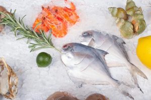 Read more about the article Nước đá tinh khiết có giúp khử mùi thực phẩm hiệu quả không?