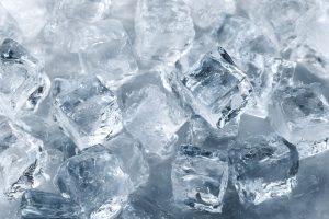 Read more about the article Nước Đá Tinh Khiết Là Gì? Định Nghĩa Chuẩn Từ Bộ Y Tế & Tiêu Chuẩn An Toàn