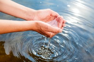 Read more about the article Nước Mưa Có Sạch Không? Có Nên Sử Dụng Nước Mưa Trong Sinh Hoạt