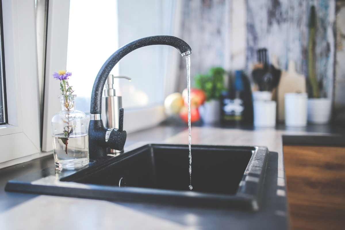 Read more about the article Nước Sạch: Tiêu Chuẩn Và Lợi Ích Đối Với Sức Khỏe Con Người