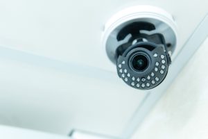 Read more about the article Tại sao nên lắp đặt camera giám sát tại khu vực đóng bao?