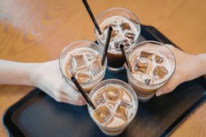 Read more about the article Tại Sao Nước Đá Tinh Khiết Không Làm Thay Đổi Hương Vị Đồ Uống?