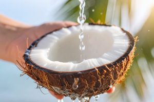 Read more about the article Tiểu Đường Uống Nước Dừa Được Không? Lợi Ích Và Lưu Ý Quan Trọng