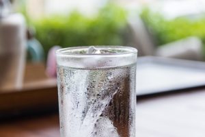 Read more about the article Uống Nhiều Nước Có Tác Dụng Gì Cho Cơ Thể? Lợi Ích Và Cách Uống Đúng