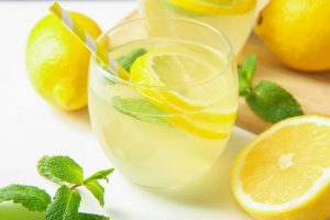 Read more about the article Uống Nước Chanh Có Tác Dụng Gì? 10 Lợi Ích Cho Sức Khỏe