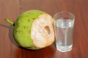 Read more about the article Uống Nước Dừa Buổi Tối Có Nên Không? Lợi Ích Và Những Lưu Ý Quan Trọng