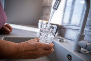 Read more about the article Uống Nước Đúng Cách Tốt Cho Sức Khỏe – Bí Quyết Uống Nước Khoa Học Mỗi Ngày