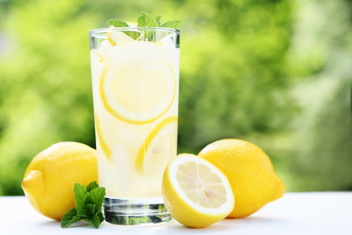 Read more about the article Uống Nước Gì Giảm Cân Hiệu Quả? Top Nước Uống Hỗ Trợ Giảm Cân Tự Nhiên