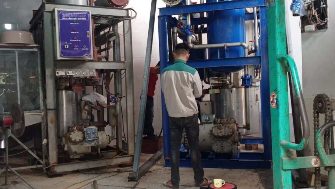 Vì sao nên cân nhắc mua máy làm đá cũ