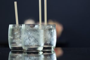 Read more about the article Bà bầu uống nước đá có ảnh hưởng đến thai nhi không?