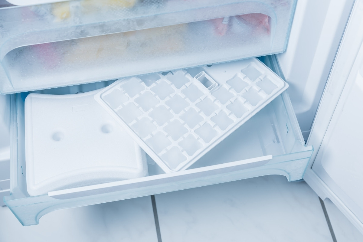 Cách làm đá viên đẹp bằng nước đun sôi