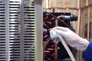 Read more about the article Cách xử lý máy làm đá bị tràn nước liên tục – sửa van cấp nước hiệu quả