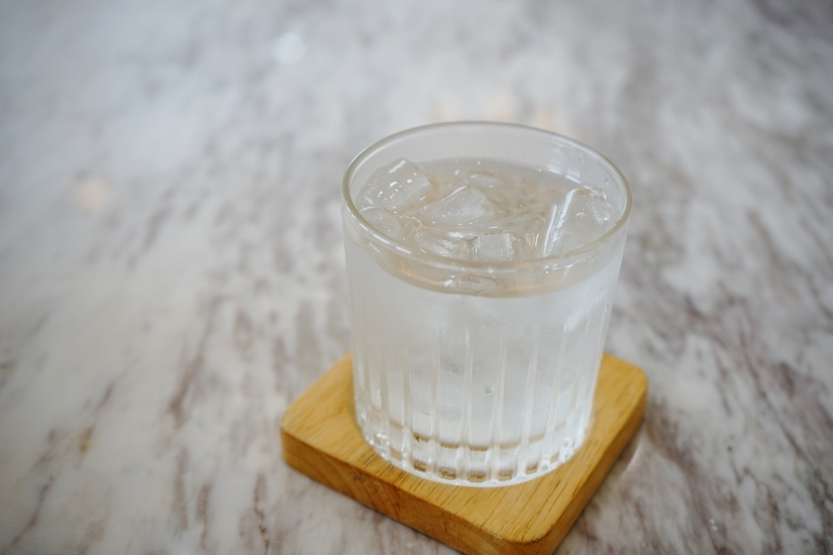 Có nên uống nước đá để giảm vị cay