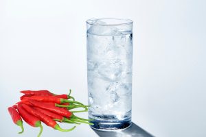 Read more about the article Có nên uống nước đá để làm giảm vị cay của ớt?