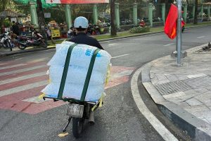 Read more about the article Đá giao mùa hè và mùa mưa có khác nhau không? Giải thích chi tiết