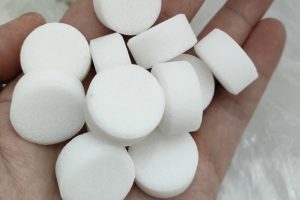 Read more about the article Giá muối hoàn nguyên cho hệ thống lọc nước máy làm đá mới nhất 2026