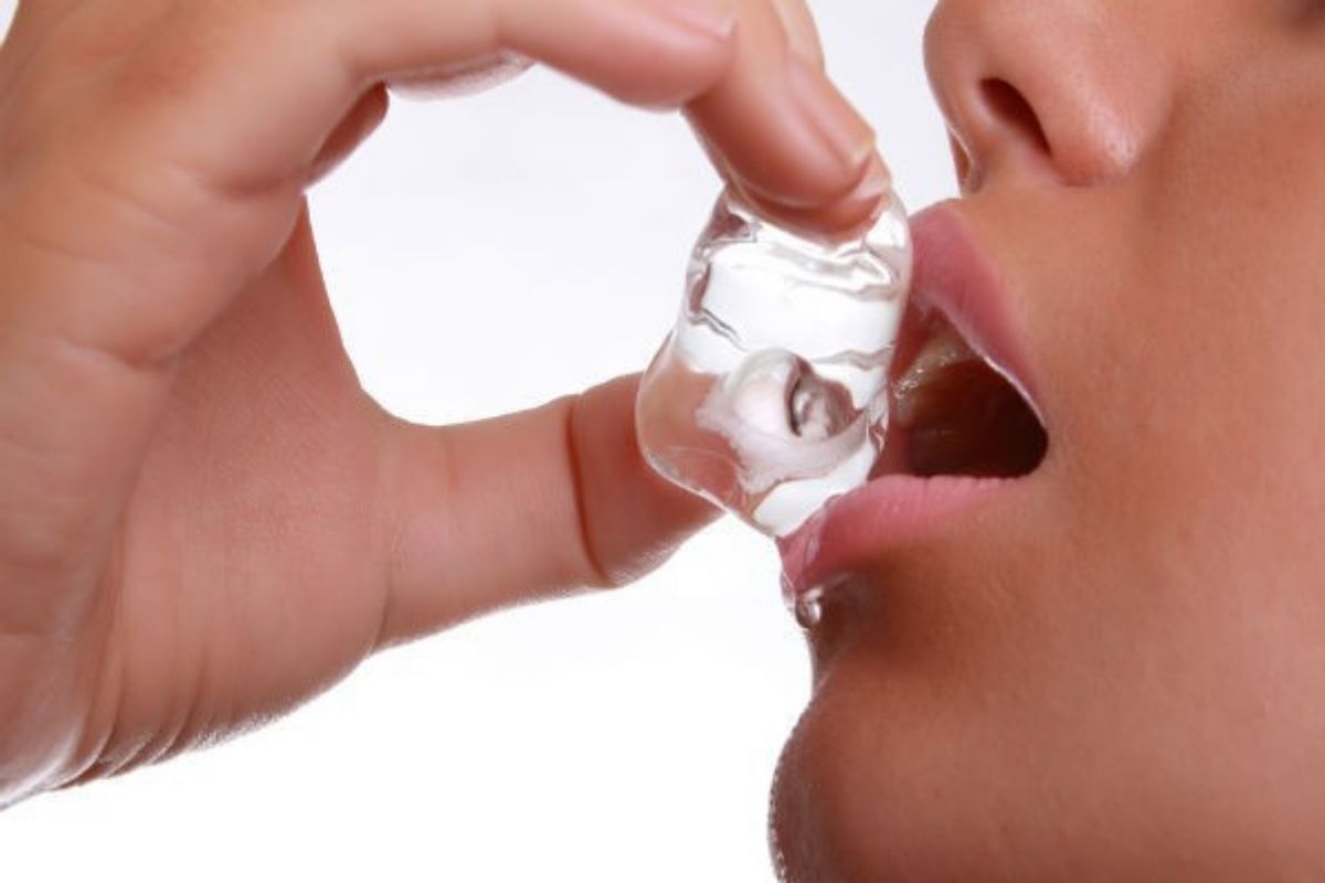 Hiện tượng lưỡi dính đá xảy ra như thế nào