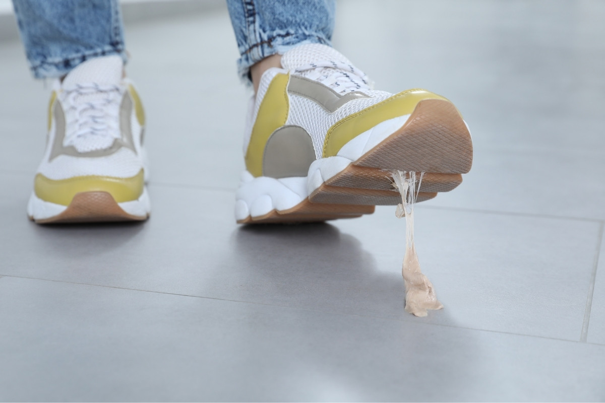 Mẹo dùng nước đá giúp loại bỏ kẹo cao su như thế nào