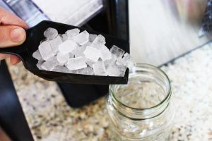 Read more about the article Nước đá “mềm” (Nugget Ice) là gì? Vì sao đang gây sốt thị trường