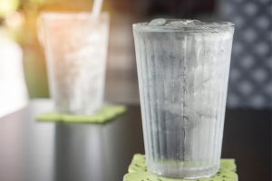 Read more about the article Nước đá tinh khiết giúp giảm cân hiệu quả thế nào?