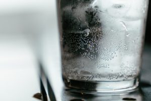 Read more about the article Tại sao không nên uống nước đá khi vừa tập thể dục xong?