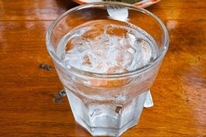 Read more about the article Tại sao uống nước đá khi đang nóng dễ bị sốc nhiệt?