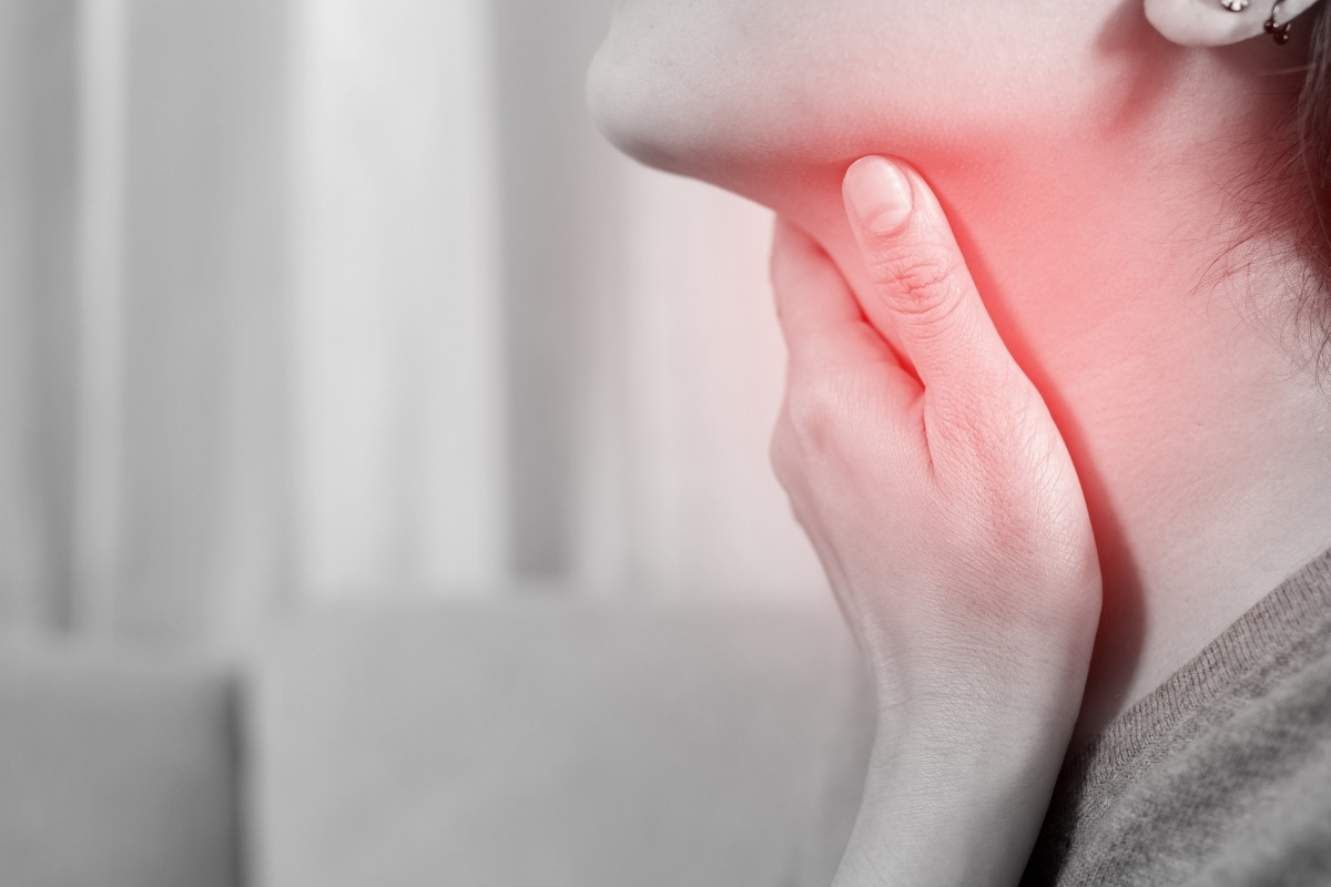 Vì sao nước đá có thể hỗ trợ chữa hóc xương cá
