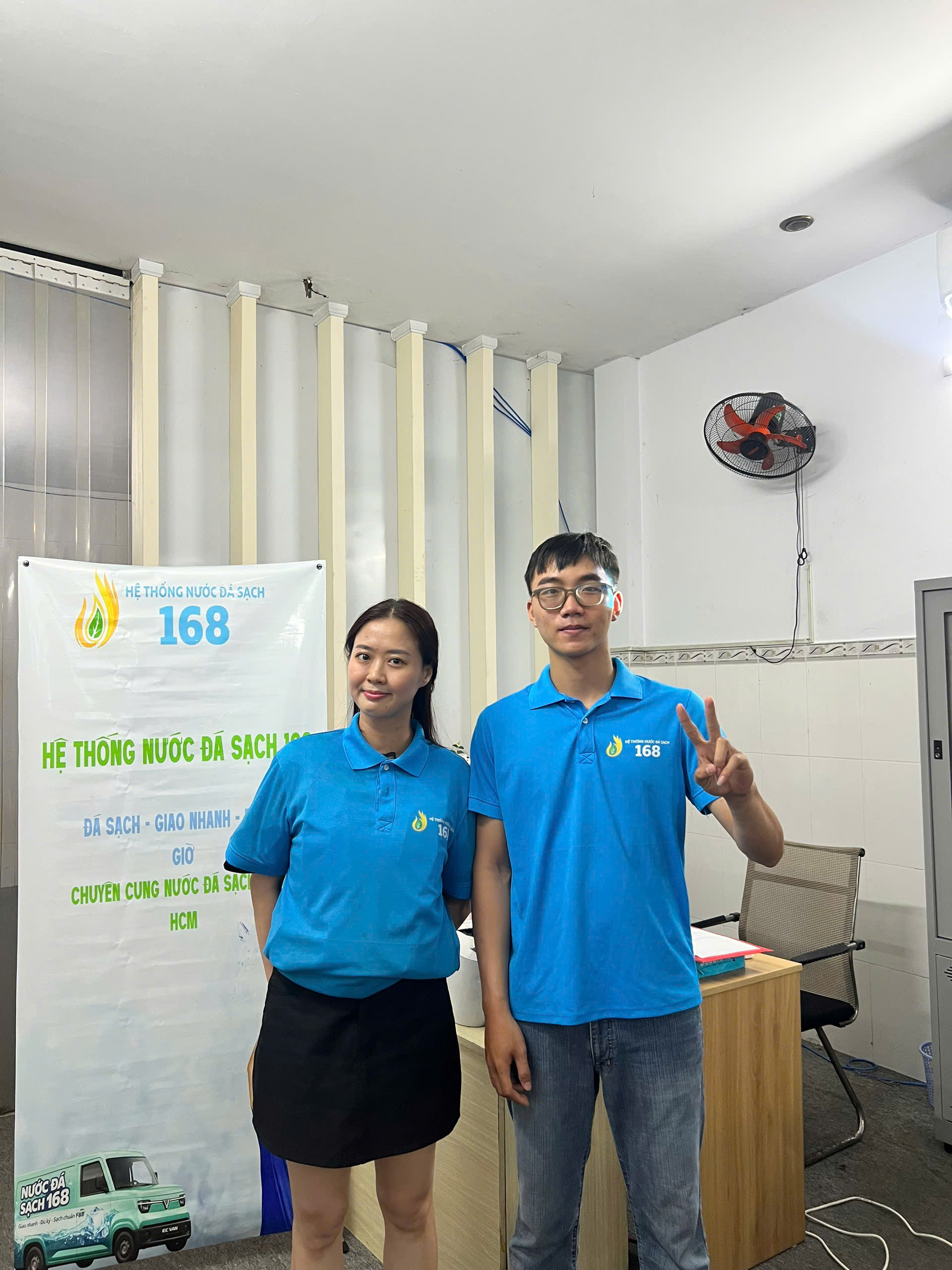 nhan vien ban nuoc da sach 168